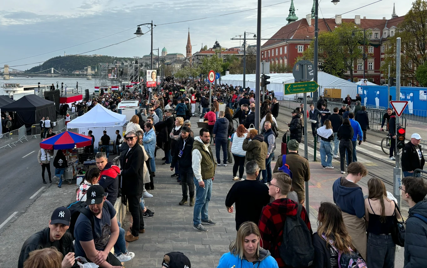 Węgrzy gromadzą się nad Dunajem, gdzie odbędzie się wiec Tiszy