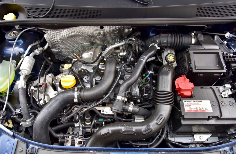 0,9-litrowy silnik R3 turbo jest cichy, dość oszczędny i zapewnia wystarczające osiągi. /Motor