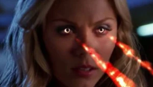 Laura Vandervoort w "Tajemnicach Smallville"