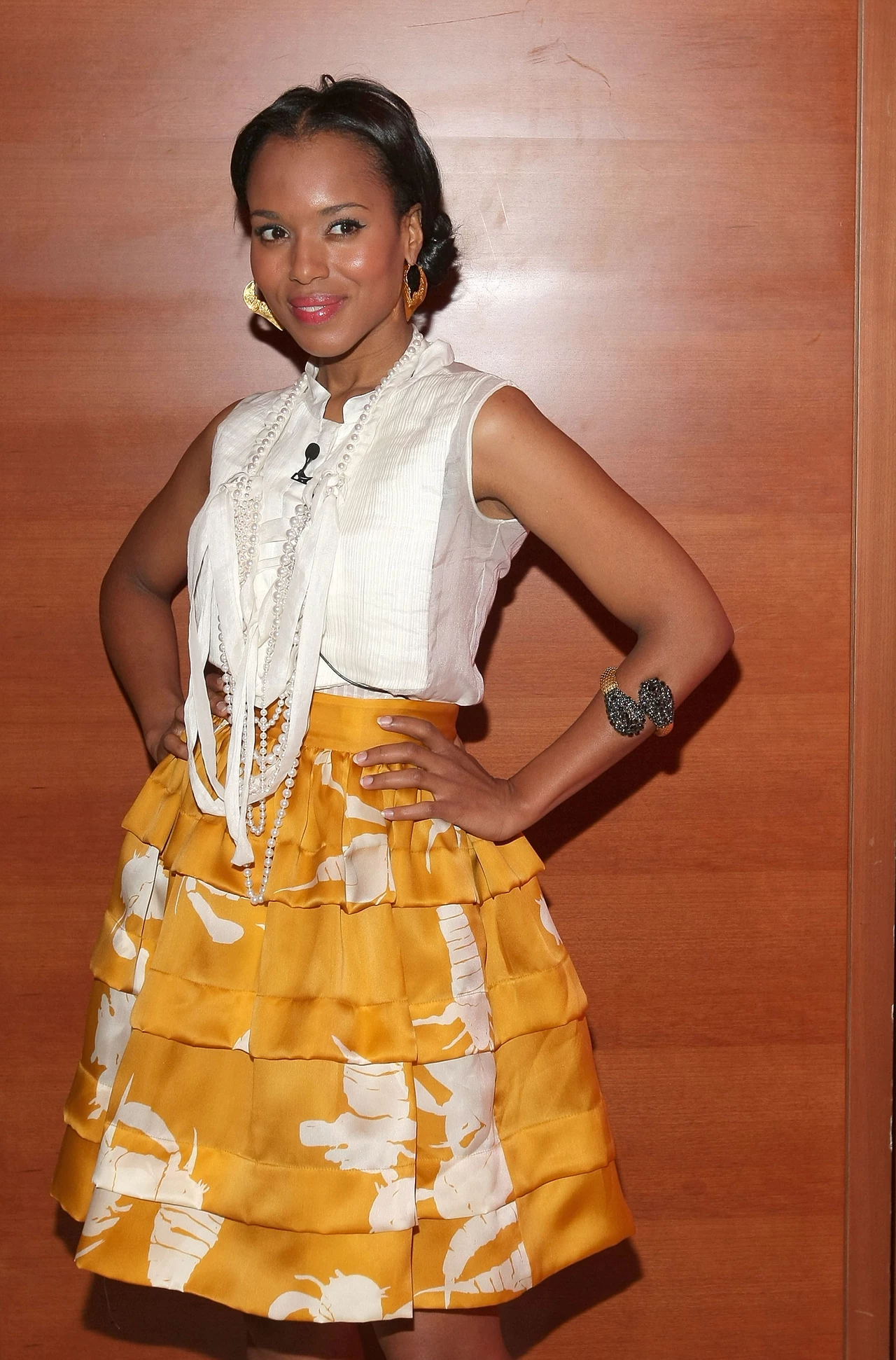 Zobacz, jak gwiazdy prezentują w białych bluzkach - Kerry Washington Zobacz, jak gwiazdy prezentują w białych bluzkach - Kerry Washington