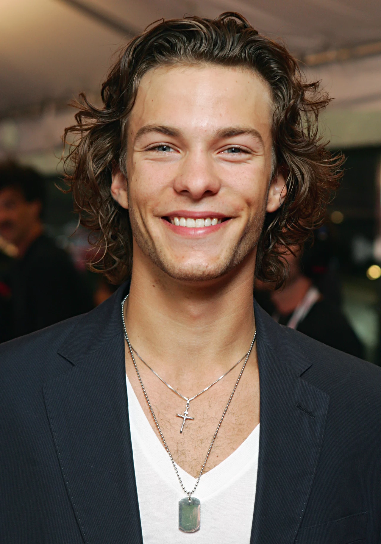 Kyle Schmid wystąpił w filmie Więzy krwi Kyle Schmid wystąpił w filmie Więzy krwi