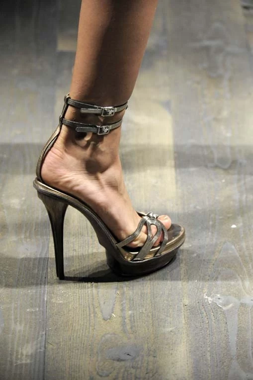 Buty na koturnach Buty na koturnach