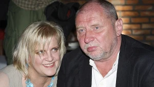 Aktorka pochodzi z Legnicy i tam też debiutowała w teatrze.