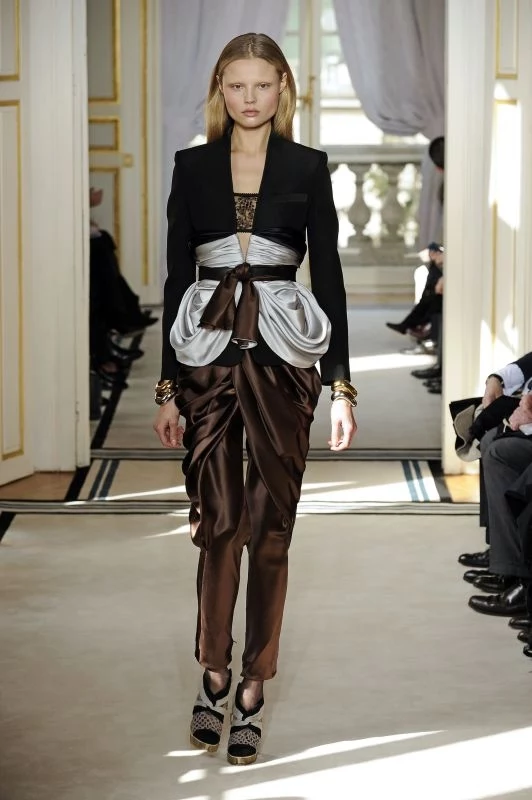 Tylko 2009 roku została twarzą m.in. Kenzo, Nine West czy Gap. Tylko 2009 roku została twarzą m.in. Kenzo, Nine West czy Gap.
