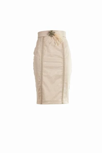 Elisabetta Franchi wierzy zwłaszcza w nowoczesny charakter koronek i przezroczystości Elisabetta Franchi wierzy zwłaszcza w nowoczesny charakter koronek i przezroczystości