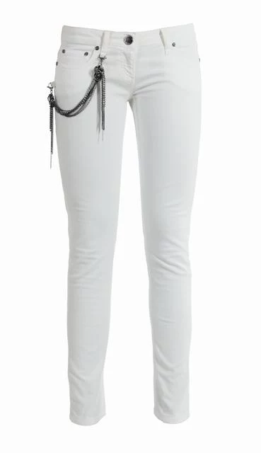 Elisabetta Franchi wierzy zwłaszcza w nowoczesny charakter koronek i przezroczystości Elisabetta Franchi wierzy zwłaszcza w nowoczesny charakter koronek i przezroczystości