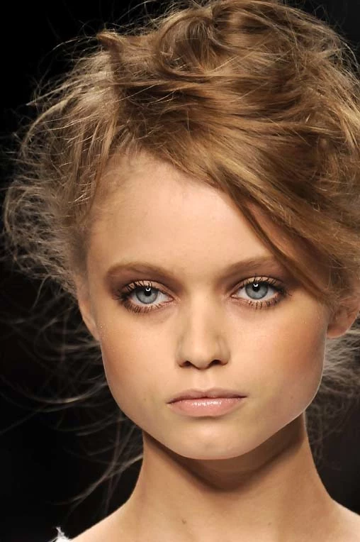Fendi - znajdź odpowiedni makijaż dla siebie! Fendi - znajdź odpowiedni makijaż dla siebie!