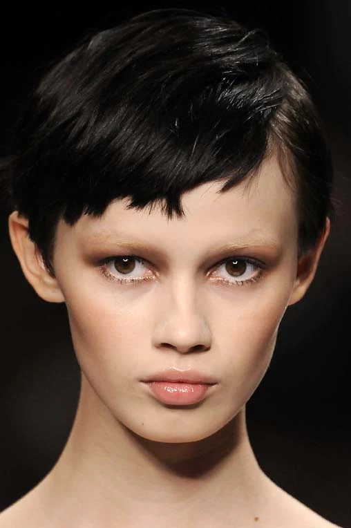 Fendi - znajdź odpowiedni makijaż dla siebie! Fendi - znajdź odpowiedni makijaż dla siebie!