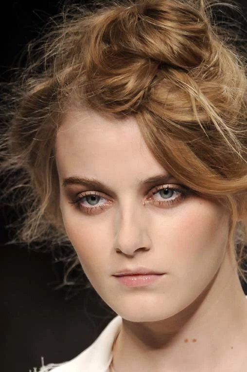 Fendi - znajdź odpowiedni makijaż dla siebie! Fendi - znajdź odpowiedni makijaż dla siebie!