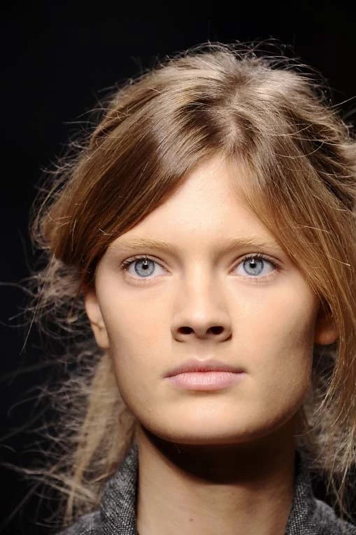 Stella McCartney - znajdź odpowiedni makijaż dla siebie! Stella McCartney - znajdź odpowiedni makijaż dla siebie!