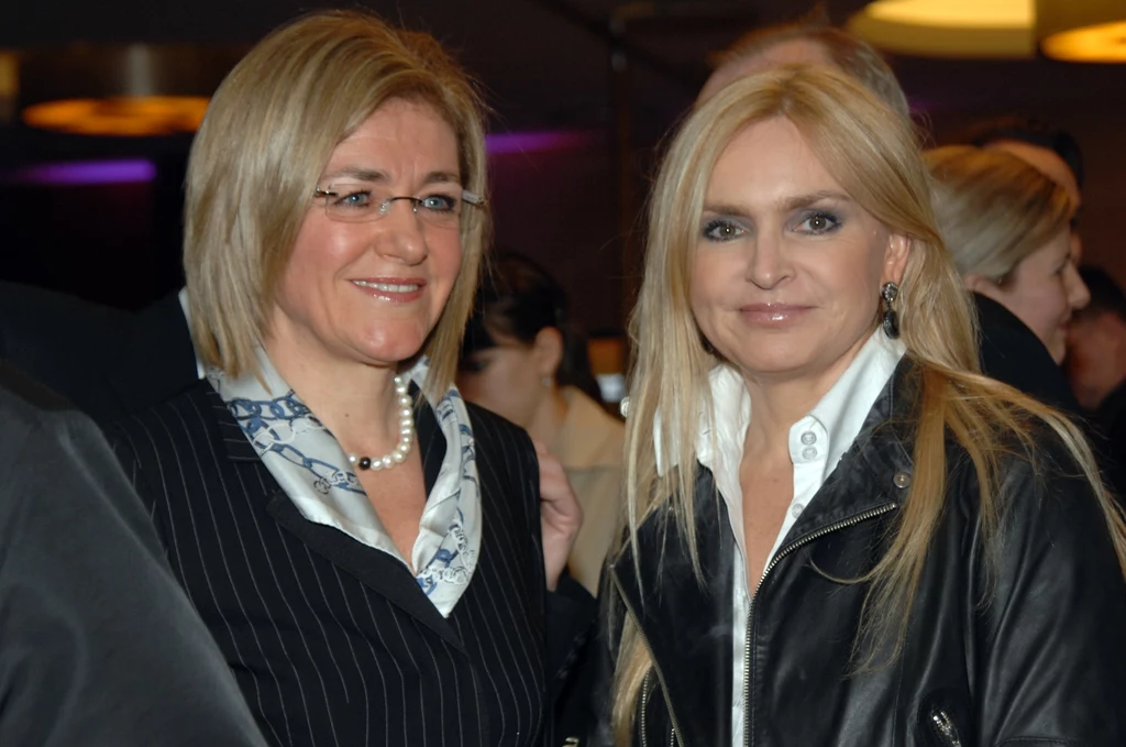 Krystyna Bochenek była senatorem czterech kadencji. W ostatniej pełniła funkcję wicemarszałka Senatu. Na zdjęciu z Moniką Olejnik.
