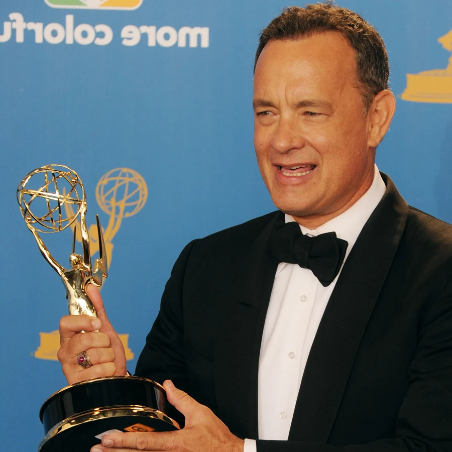 Tom Hanks odbiera Emmy za "Pacyfik"