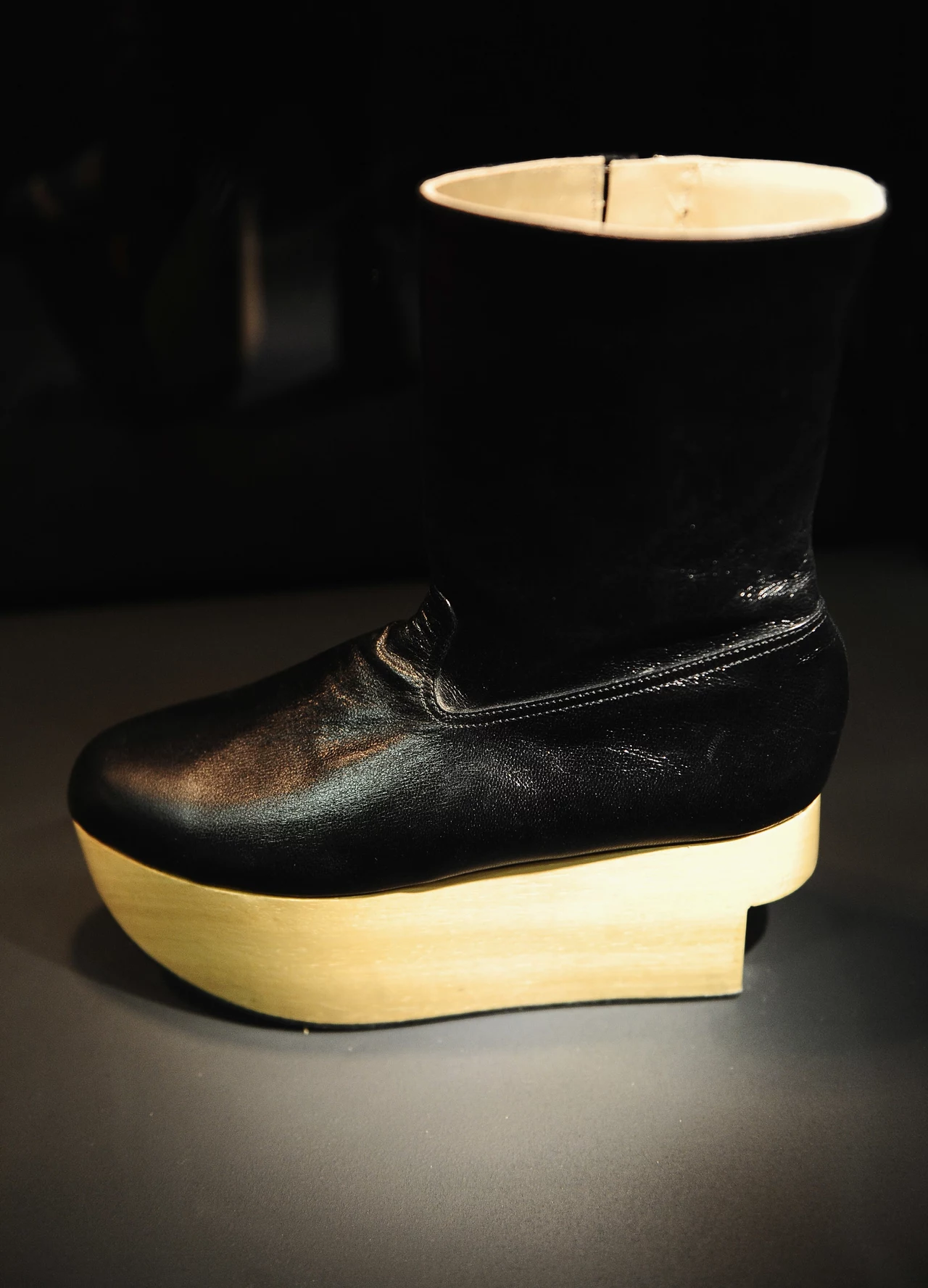 Rocking Horse - buty do kostki zaprojektowane w 1988 r. Rocking Horse - buty do kostki zaprojektowane w 1988 r.