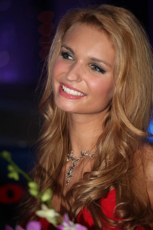 Natalia Tomczyk - II vice Miss Polonia 2010 Natalia Tomczyk - II vice Miss Polonia 2010