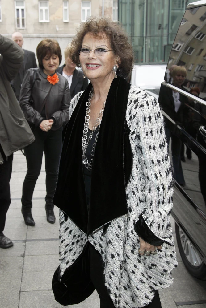 "Claudia Cardinale była ulubioną aktorką Zygmunta Kałużyńskiego, dlatego na pewno bardzo by się cieszył, że dziś jest tu z nami" - mówił Tomasz Raczek, dyrektor artystyczny festiwalu "Claudia Cardinale była ulubioną aktorką Zygmunta Kałużyńskiego, dlatego na pewno bardzo by się cieszył, że dziś jest tu z nami" - mówił Tomasz Raczek, dyrektor artystyczny festiwalu