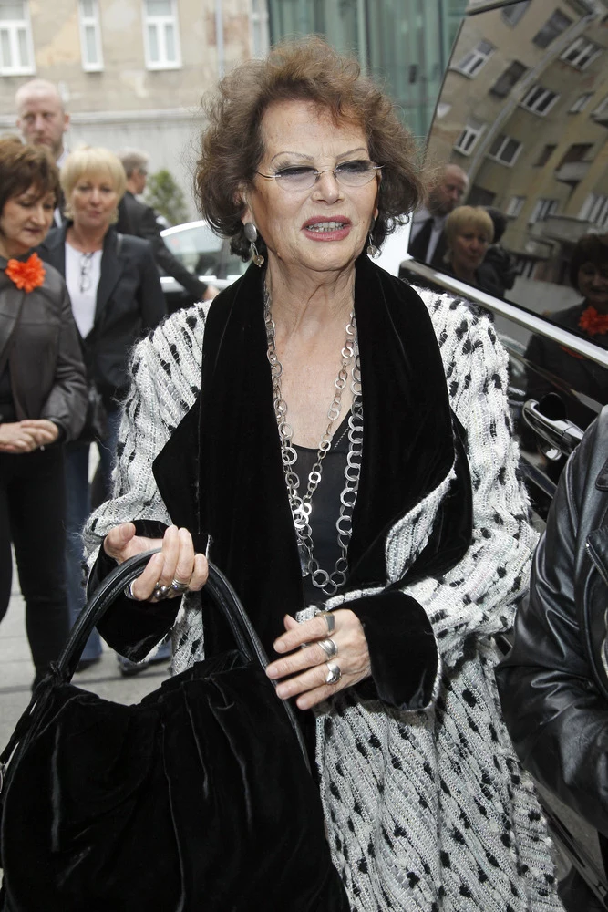 "Claudia Cardinale była ulubioną aktorką Zygmunta Kałużyńskiego, dlatego na pewno bardzo by się cieszył, że dziś jest tu z nami" - mówił Tomasz Raczek, dyrektor artystyczny festiwalu "Claudia Cardinale była ulubioną aktorką Zygmunta Kałużyńskiego, dlatego na pewno bardzo by się cieszył, że dziś jest tu z nami" - mówił Tomasz Raczek, dyrektor artystyczny festiwalu