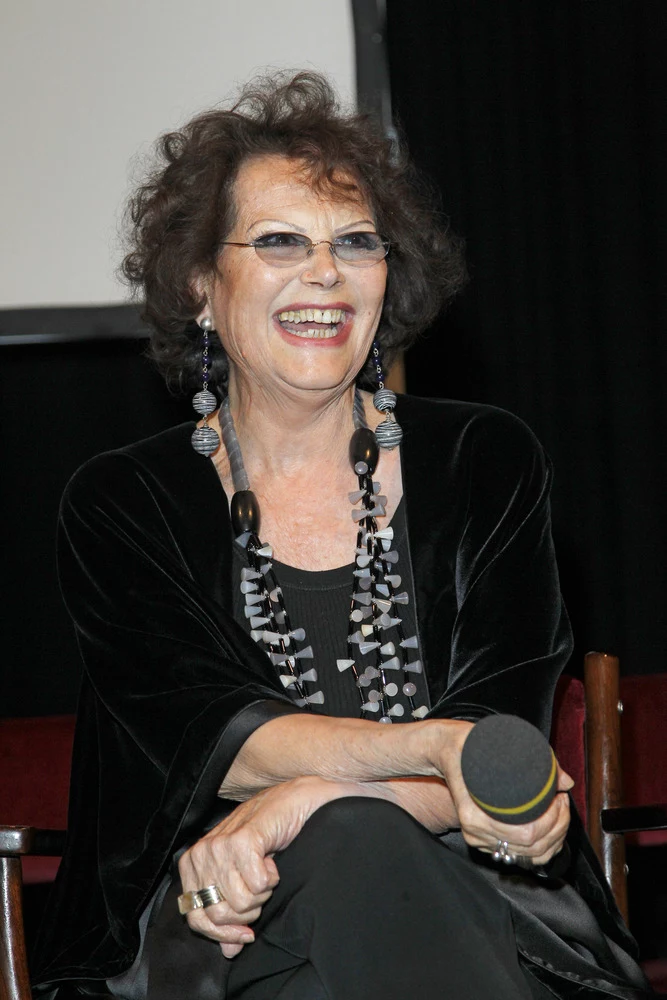 "Claudia Cardinale była ulubioną aktorką Zygmunta Kałużyńskiego, dlatego na pewno bardzo by się cieszył, że dziś jest tu z nami" - mówił Tomasz Raczek, dyrektor artystyczny festiwalu "Claudia Cardinale była ulubioną aktorką Zygmunta Kałużyńskiego, dlatego na pewno bardzo by się cieszył, że dziś jest tu z nami" - mówił Tomasz Raczek, dyrektor artystyczny festiwalu