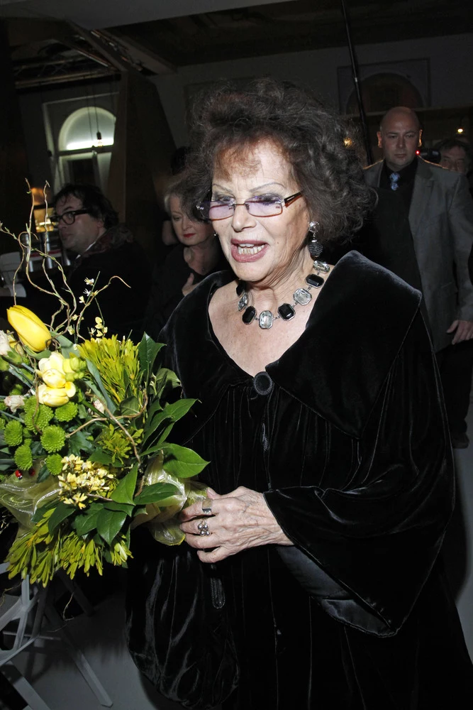 "Claudia Cardinale była ulubioną aktorką Zygmunta Kałużyńskiego, dlatego na pewno bardzo by się cieszył, że dziś jest tu z nami" - mówił Tomasz Raczek, dyrektor artystyczny festiwalu "Claudia Cardinale była ulubioną aktorką Zygmunta Kałużyńskiego, dlatego na pewno bardzo by się cieszył, że dziś jest tu z nami" - mówił Tomasz Raczek, dyrektor artystyczny festiwalu