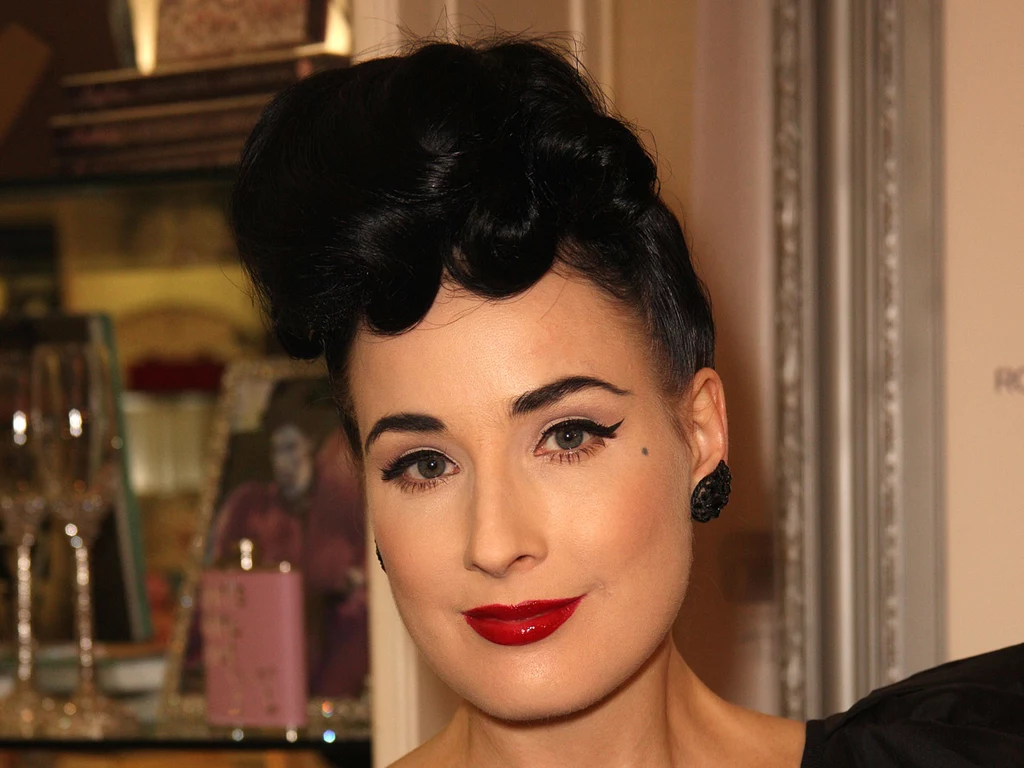 Dita von Teese chętnie stylizuje się na lat 50.