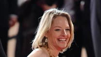 Jodie Foster wystąpiła w granatowej, jedwabnej sukni projektu Balanciagi.