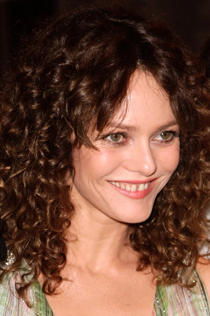 Vanessa Paradis wygląda ze szparą między zębami niesamowicie seksownie