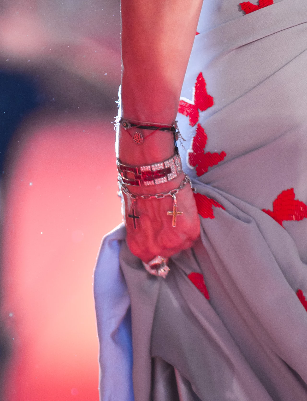 Madonna na czerwonym dywanie pojawiła się w kreacji od Vionnet Madonna na czerwonym dywanie pojawiła się w kreacji od Vionnet