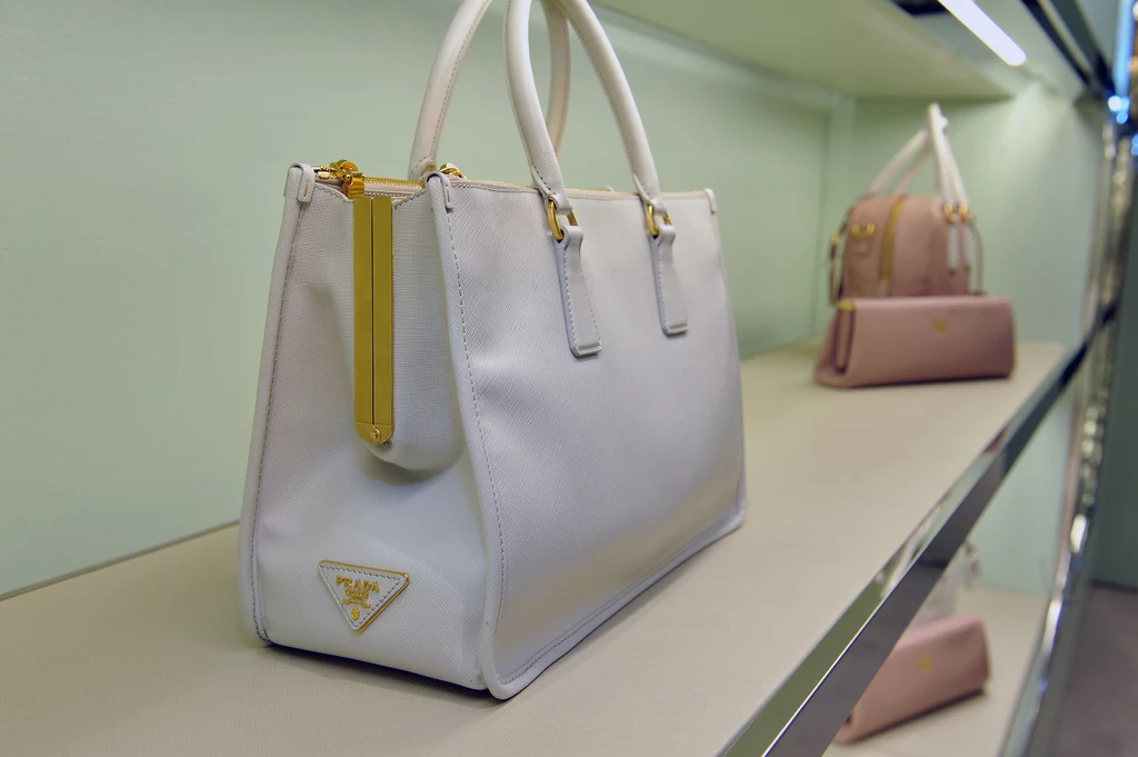 Styl i elegancja - tu na pewno z wielką przyjemnością robi się zakupy Styl i elegancja - tu na pewno z wielką przyjemnością robi się zakupy