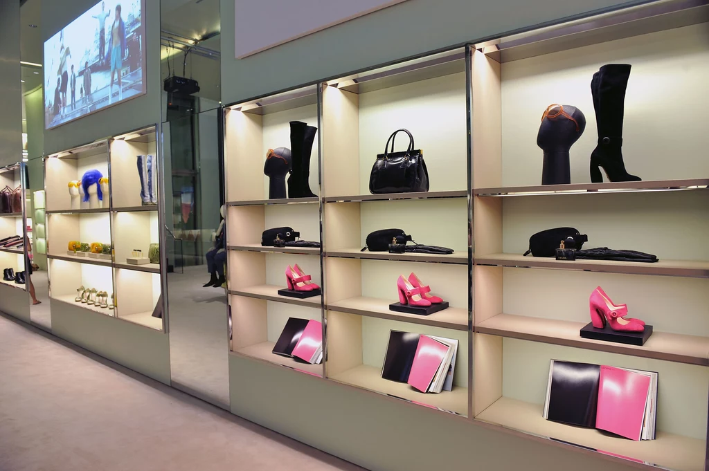 Styl i elegancja - tu na pewno z wielką przyjemnością robi się zakupy Styl i elegancja - tu na pewno z wielką przyjemnością robi się zakupy