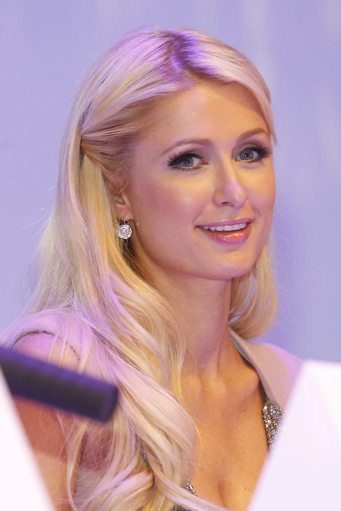 Paris Hilton podczas spotkania z dziennikarzami Paris Hilton podczas spotkania z dziennikarzami