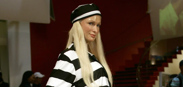 Woskowa figura Paris uaktualniona stosownie do okoliczności