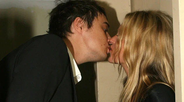 Kate Moss i Pete Doherty, fot. Scott Wintrow