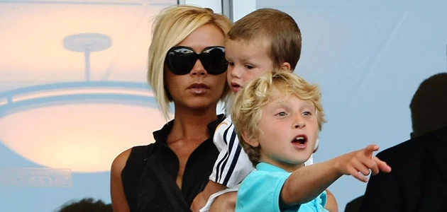 Victoria z dziećmi na meczu LA Galaxy Victoria z dziećmi na meczu LA Galaxy