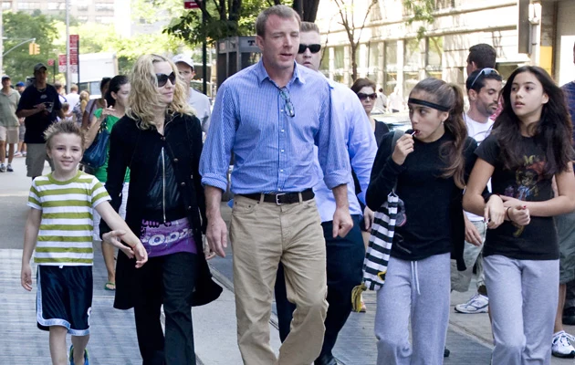 Madonna z rodziną Madonna z rodziną