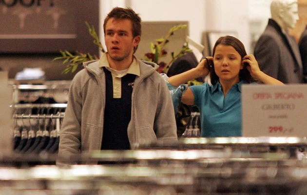 Jabłczyńska z chłopakiem na zakupach, fot. Piotr Grzybowski Jabłczyńska z chłopakiem na zakupach, fot. Piotr Grzybowski