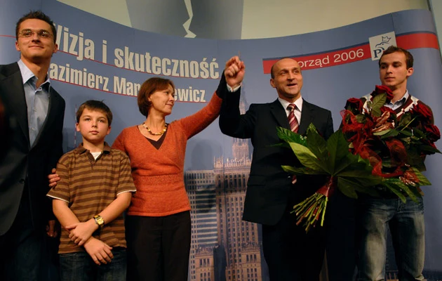 Kazimierz Marcinkiewicz z rodziną /fot. Adam Chelstowski