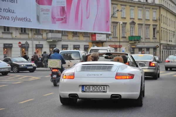 Doda w swoim porsche, fot.Radosław Nawrocki Doda w swoim porsche, fot.Radosław Nawrocki