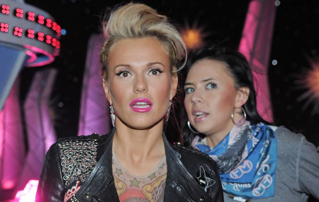 Doda; w tle Maja Sablewska, fot. Andras Szilagyi