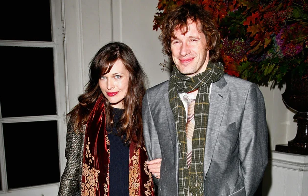 Milla Jovovich z mężem, fot. Julien M. Hekimian