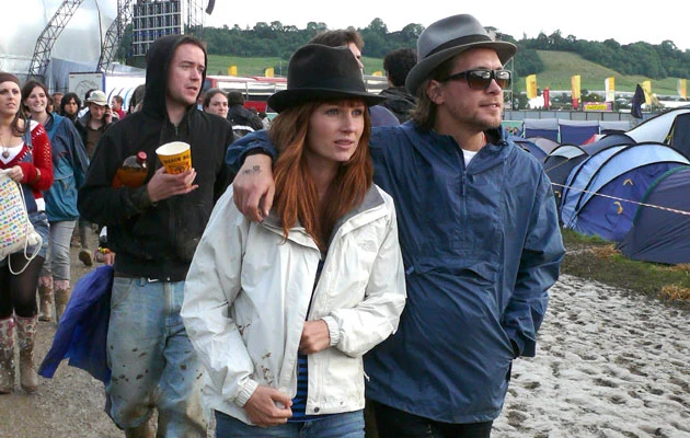 Mark Owen z narzeczoną na festiwalu Glastonbury