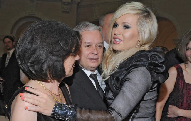 Maria i Lech Kaczyńscy pozują z Dodą, fot.Andras Szilagyi