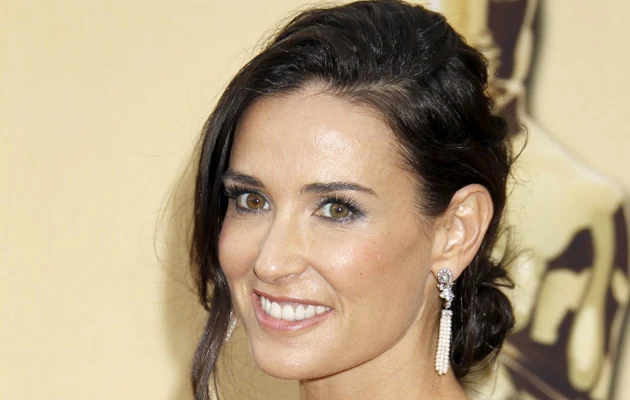 Demi Moore podkreśla, że przeszła wiele operacji plastycznych