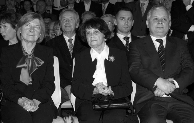 Jadwiga Kaczyńska w towarzystwie Marii i Lecha, fot.Mikulski