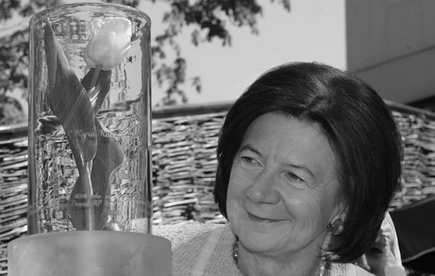 Maria Kaczyńska z tulipanem nazwanym jej imieniem i nazwiskiem, fot.Stefan Maszewski Maria Kaczyńska z tulipanem nazwanym jej imieniem i nazwiskiem, fot.Stefan Maszewski