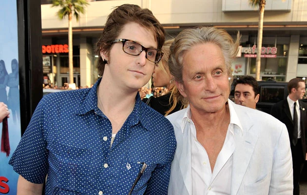 Michael Douglas z synem Cameronem, fot. Kevin Winter