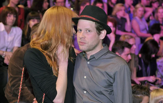 Łukasz Garlicki z piękną nieznajomą, fot.Jacek Kurnikowski