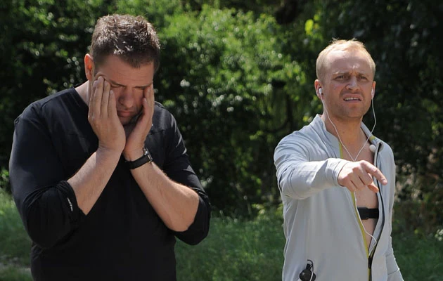 Tomasz Karolak i Piotr Adamczyk na planie filmu "Na ostrzu noża" Tomasz Karolak i Piotr Adamczyk na planie filmu "Na ostrzu noża"