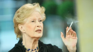 Beata Tyszkiewicz pali nawet podczas wywiadu telewizyjnego, fot.Marcin Dławichowski