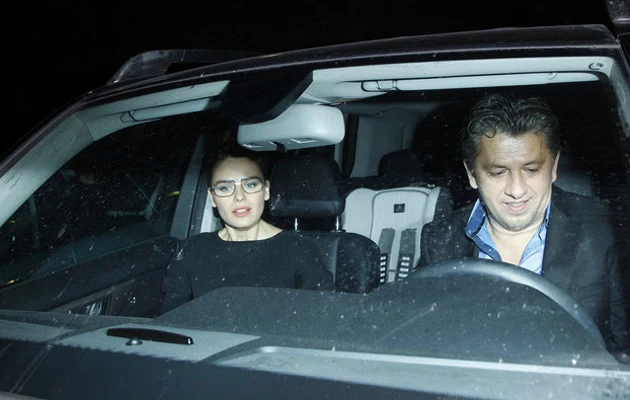 Natasza i Janusz opuszczają pokaz, fot.Engelbrecht Natasza i Janusz opuszczają pokaz, fot.Engelbrecht