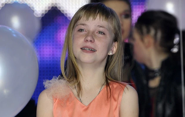 Zapłakana i szczęśliwa Magda Welc w finałowym odcinku "Mam talent", fot.Gałązka