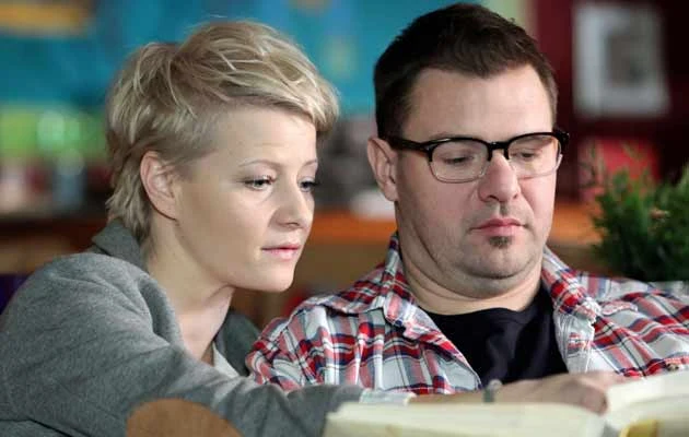 Karolak i Kożuchowska na planie serialu "Rodzinka.pl", fot. Paweł Wrzecion Karolak i Kożuchowska na planie serialu "Rodzinka.pl", fot. Paweł Wrzecion